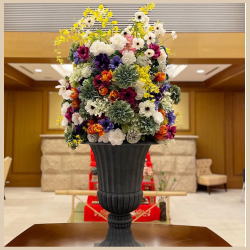 お花のレンタルマンションエントランス装花の写真